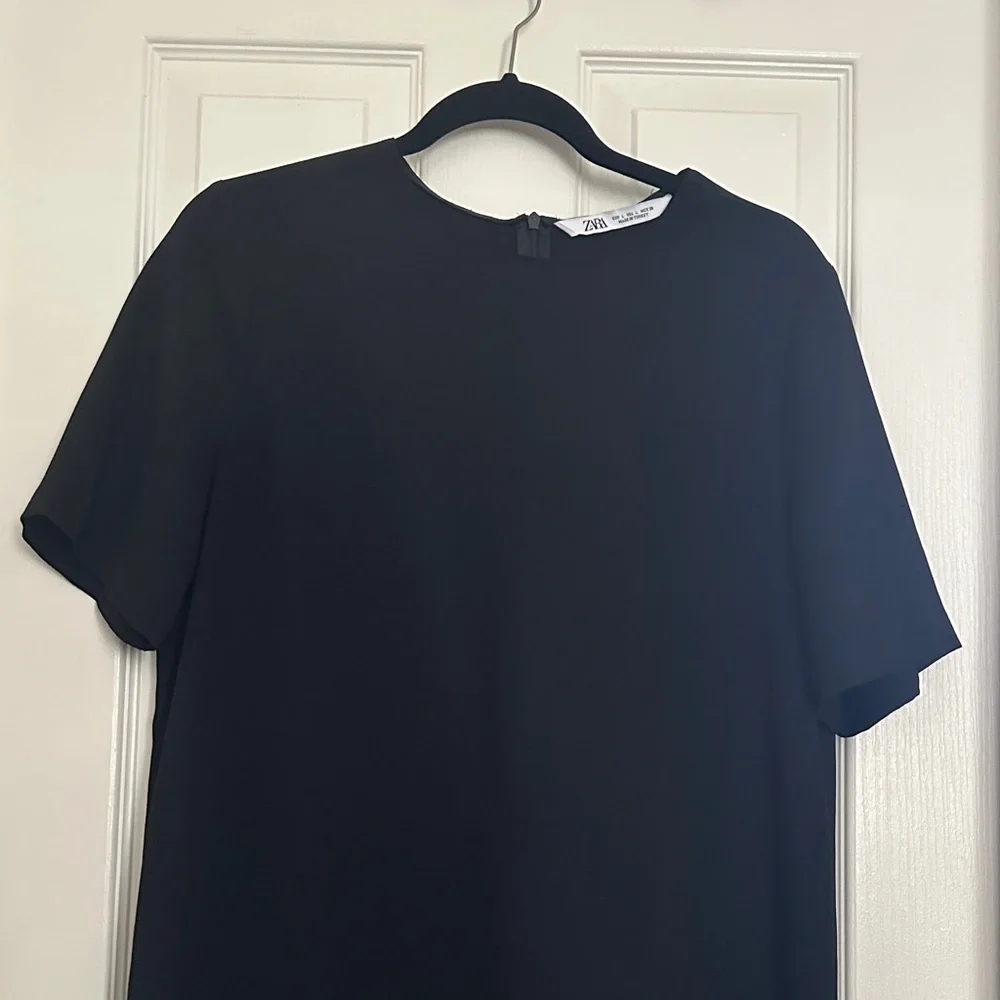 Zara Black Short-Sleeve Tunic with Pleated Hem - Picture 3 of 5